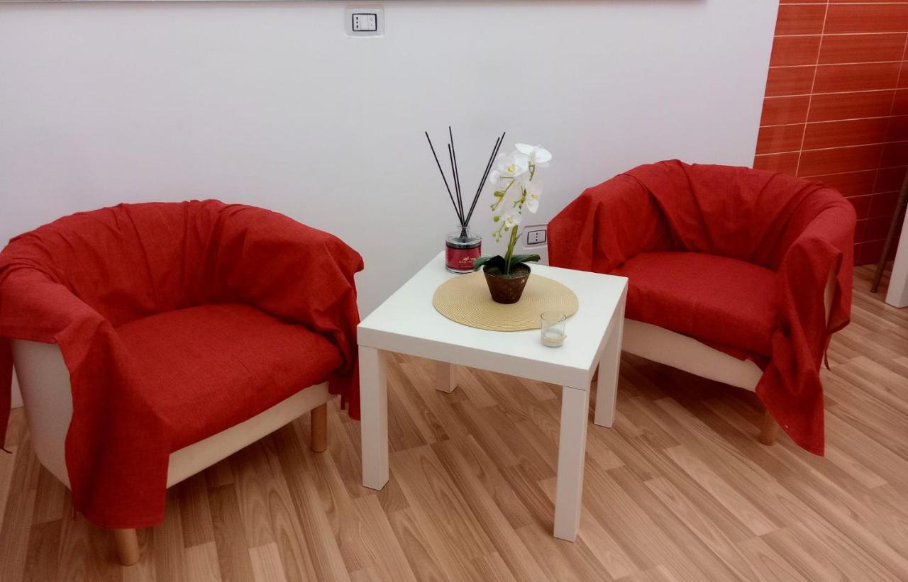 Sweet Home Tra I Due Mari Taranto Exterior foto